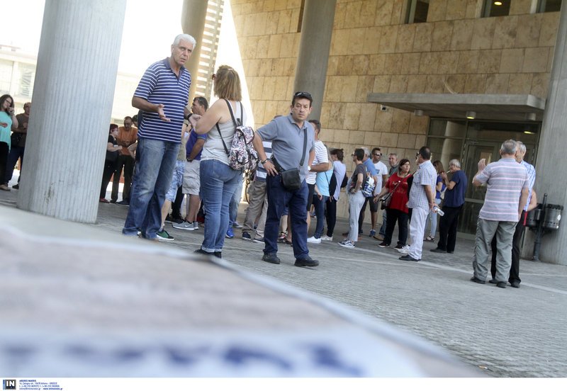 Θεσσαλονίκη: Διαμαρτυρία συμβασιούχων στους δήμους -Αίτημα η μόνιμη εργασία [εικόνες] | iefimerida.gr 1