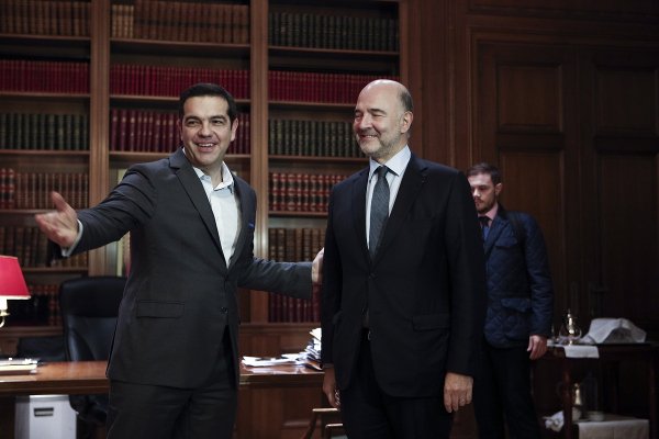Αισιόδοξοι Tσίπρας και Μοσκοβισί: Είναι κοντά η συμφωνία για το κλείσιμο της αξιολόγησης [εικόνες & βίντεο] | iefimerida.gr 1