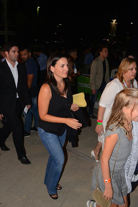 Μια άλλη Ελλάδα έζησε την φρενίτιδα της Lady Gaga στην Αθήνα [εικόνες] | iefimerida.gr 18