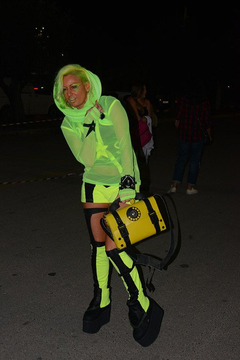 Μια άλλη Ελλάδα έζησε την φρενίτιδα της Lady Gaga στην Αθήνα [εικόνες] | iefimerida.gr 40