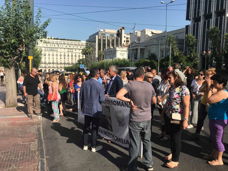 Η ΠΟΕΔΗΝ έκλεισε την Βασ. Σοφίας- Κυκλοφοριακό κομφούζιο στο κέντρο [εικόνες & βιντεο] | iefimerida.gr 0