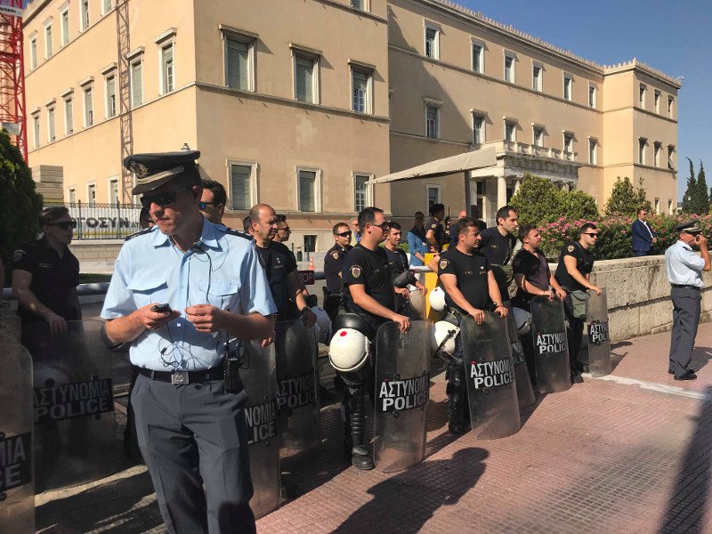 Η ΠΟΕΔΗΝ έκλεισε την Βασ. Σοφίας- Κυκλοφοριακό κομφούζιο στο κέντρο [εικόνες & βιντεο] | iefimerida.gr 1