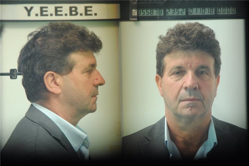 Αυτός είναι ο καθηγητής «Φακελάκης» και οι συνεργοί του [εικόνες] | iefimerida.gr 2