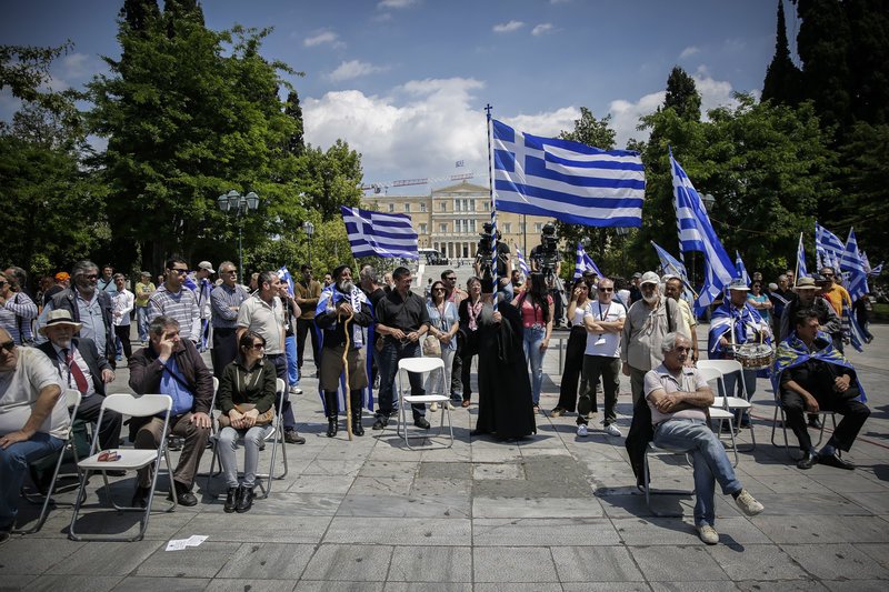 Συγκέντρωση στο κέντρο της Αθήνας για τους 2 στρατιωτικούς [εικόνες & βίντεο] | iefimerida.gr 8
