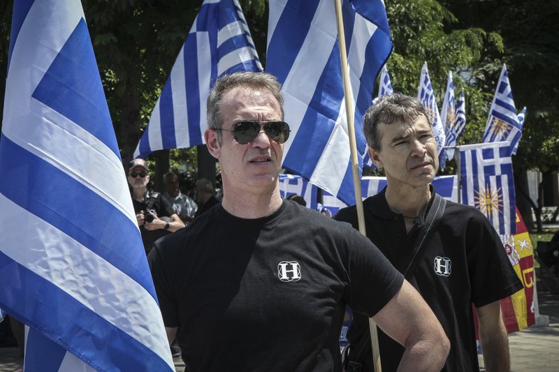 Συγκέντρωση στο κέντρο της Αθήνας για τους 2 στρατιωτικούς [εικόνες & βίντεο] | iefimerida.gr 3