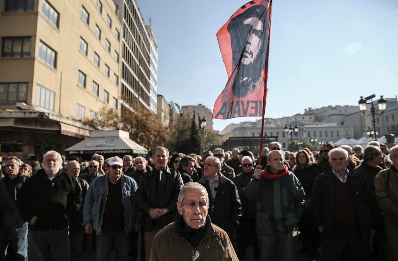 Στους δρόμους οι συνταξιούχοι για το Ασφαλιστικό -Σε κλοιό το υπουργείο Εργασίας [εικόνες] | iefimerida.gr 0