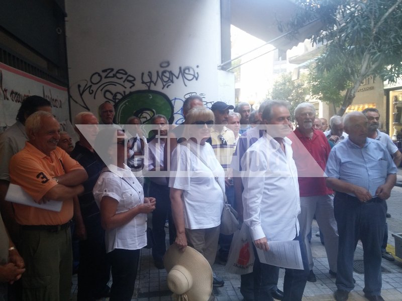 Διαμαρτυρία συνταξιούχων στο κέντρο της Αθήνας: «Να σταματήσει η λεηλασία» [εικόνες] | iefimerida.gr 0