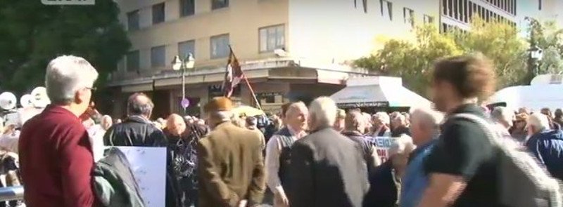 Χιλιάδες συνταξιούχοι έκαψαν τις επιστολές Κατρούγκαλου | iefimerida.gr 5
