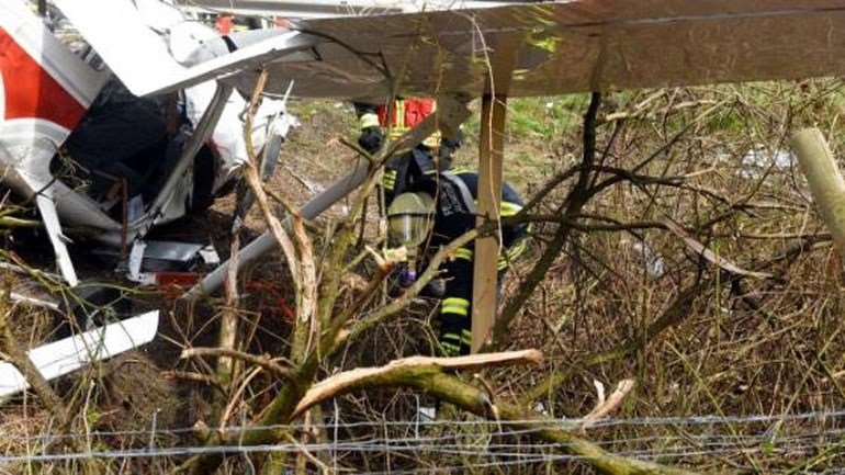 Νέα αεροπορική τραγωδία για τη Γερμανία: Συνετρίβη αεροσκάφος σε αυτοκινητόδρομο [εικόνες] | iefimerida.gr 1