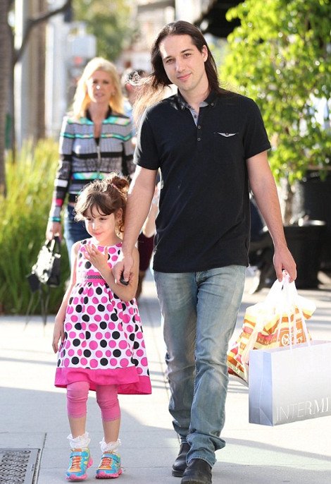 Η Τάρα Ρέιντ πάσχει από νευρική ανορεξία – Περπατά σκελετωμένη στο Λος Ατζελες [εικόνες] | iefimerida.gr 3