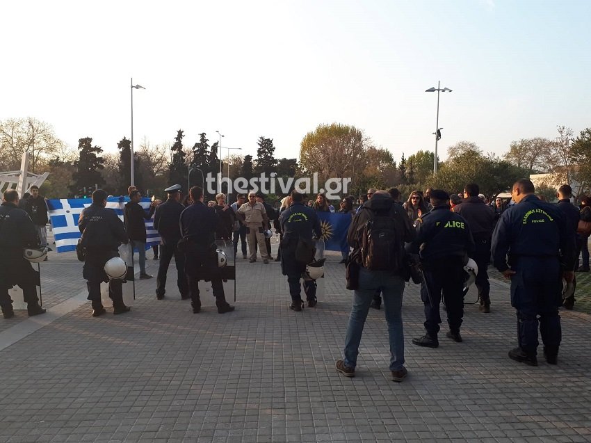 Αποδοκίμασαν τον Βούτση στη Θεσσαλονίκη: «Θα πληρώσετε για την προδοσία των Πρεσπών» [βίντεο & εικόνες] | iefimerida.gr 1