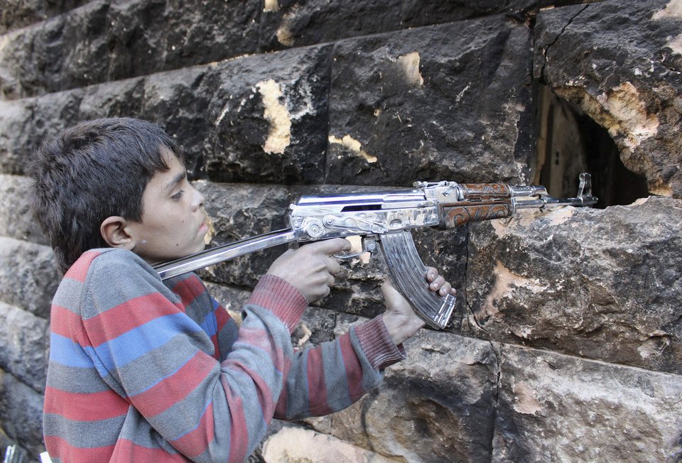 Συγκλονιστικές εικόνες της Συρίας από έναν 18χρονο φωτορεπόρτερ του Reuters που έχασε τη ζωή του στο καθήκον [εικόνες] | iefimerida.gr 1