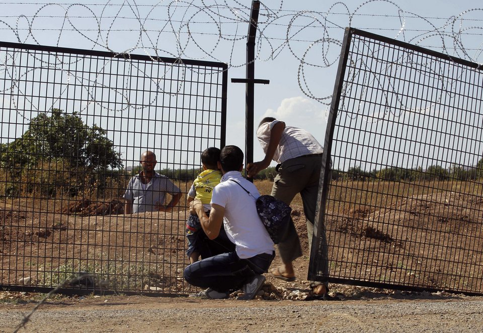 Συγκλονιστικές εικόνες της Συρίας από έναν 18χρονο φωτορεπόρτερ του Reuters που έχασε τη ζωή του στο καθήκον [εικόνες] | iefimerida.gr 5