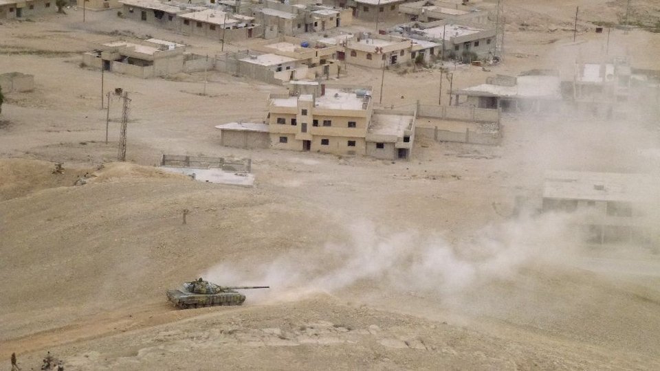 Εκατοντάδες εκτοπισμένοι κάτοικοι της Παλμύρας, επέστρεψαν στα σπίτια τους για πρώτη φορά [εικόνες] | iefimerida.gr 0