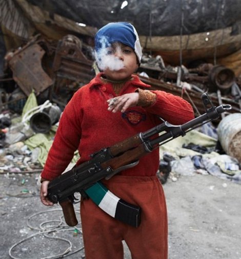 Επτάχρονος... στρατιώτης αγωνίζεται για την απελευθέρωση της Συρίας [εικόνα] | iefimerida.gr 0