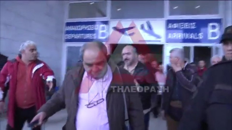 Αλεξανδρούπολη: Προπηλάκισαν άγρια βουλευτές του ΣΥΡΙΖΑ [βίντεο] | iefimerida.gr 0
