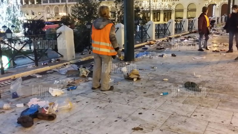  Τέλος οι Σύροι από το Σύνταγμα -Απέραντη χωματερή η πλατεία [εικόνες] | iefimerida.gr 6