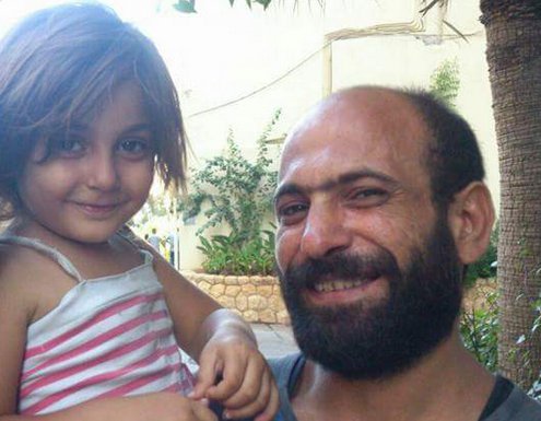 Ο πρόσφυγας που πουλούσε στυλό αγκαλιά με την κόρη του έχει σήμερα 3 επιχειρήσεις [εικόνες] | iefimerida.gr 1