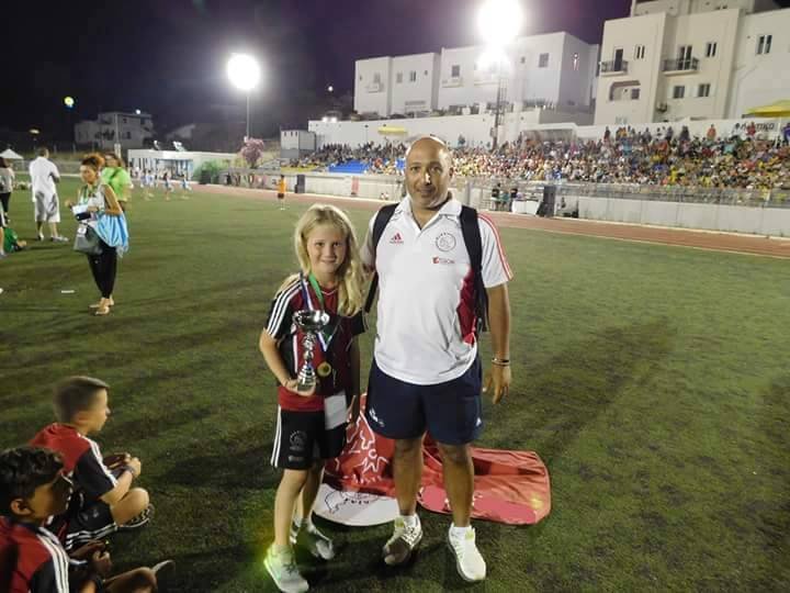 Η συγκινητική πράξη 9χρονου στη Σύρο -Μάκρυνε τα μαλλιά του και τα δώρισε σε παιδιά με καρκίνο [εικόνες] | iefimerida.gr 0