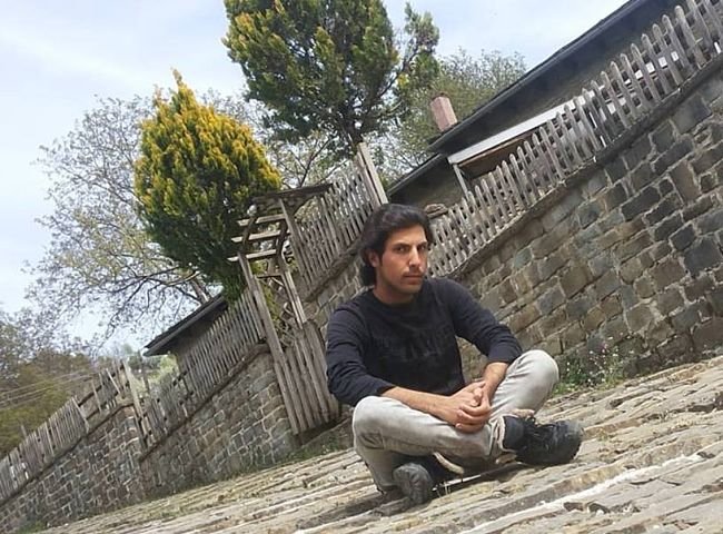 Σύρος πρόσφυγας βρήκε πορτοφόλι με λεφτά και πιστωτικές και το επέστρεψε [εικόνα] | iefimerida.gr 0