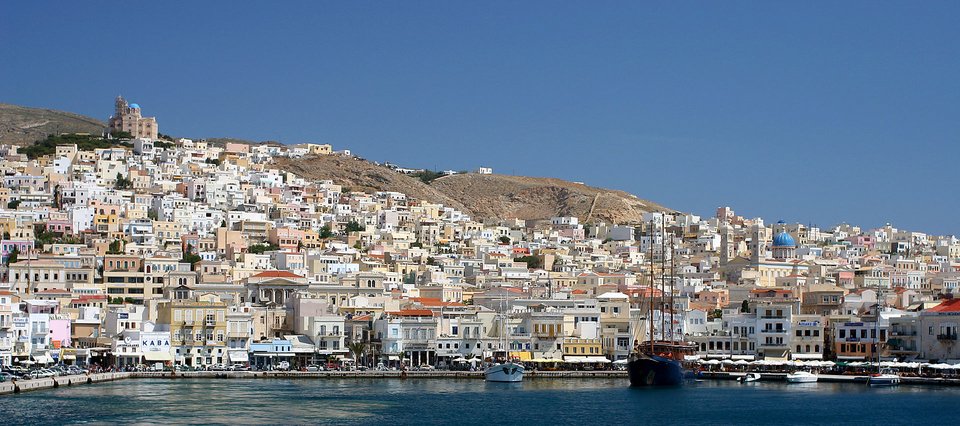 Το Χόλιγουντ ενδιαφέρεται να γυρίσει ταινίες στο Νότιο Αιγαίο -Με στούντιο στη Σύρο | iefimerida.gr 1