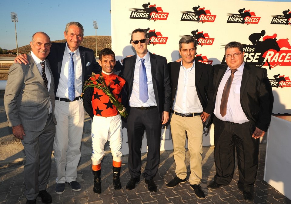 Πλήθος κόσμου στο 70ο Ελληνικό Ντέρμπι του ΟΠΑΠ [εικόνες] | iefimerida.gr 12