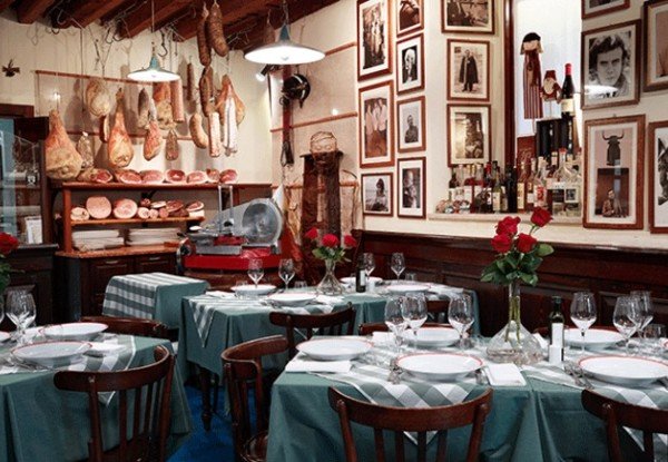 Ο «αόρατος» Κινέζος – Καλλιτέχνης ζωγραφίζει το σώμα του και «χάνεται» μέσα στον καμβά [εικόνες]  | iefimerida.gr 4