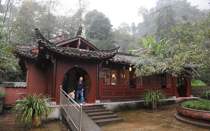  Παγκόσμια ημέρα της τουαλέτας -Οι πιο περίεργοι χώροι ανακούφισης στην Κίνα [εικόνες]  | iefimerida.gr 2