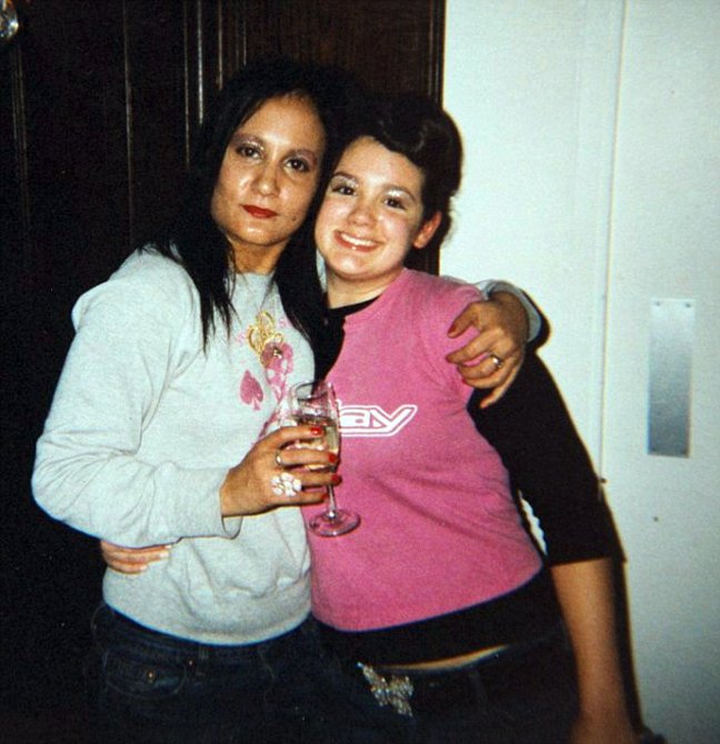 Ματαιοδοξία: 50χρονη έχει να γελάσει 40 χρόνια για να μην κάνει ρυτίδες [εικόνες] | iefimerida.gr 3