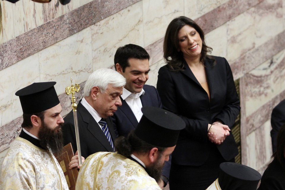 Το backstage της ορκωμοσίας - Ο τζέντλεμαν Τσίπρας, τα χαμόγελα του Σαμαρά και η συγκίνηση Παυλόπουλου | iefimerida.gr 1
