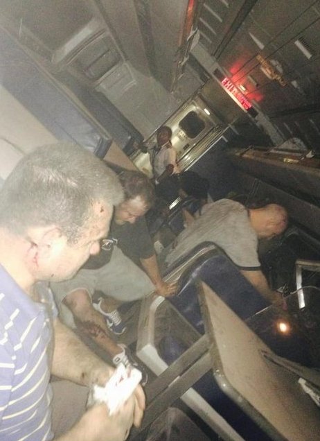 ΗΠΑ: Εξι νεκροί και 200 τραυματίες από εκτροχιασμό τρένου στη Φιλαδέλφεια [εικόνες]  | iefimerida.gr 4