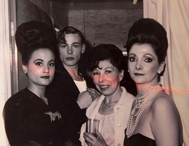 Ματαιοδοξία: 50χρονη έχει να γελάσει 40 χρόνια για να μην κάνει ρυτίδες [εικόνες] | iefimerida.gr 2