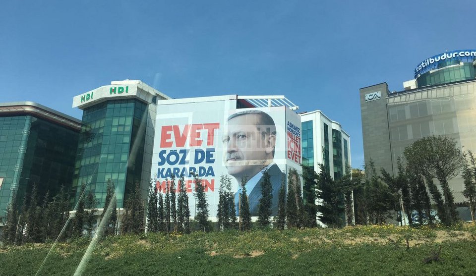 Το iefimerida.gr στην Τουρκία -Σκάνδαλο με τις αφίσες του Ερντογάν | iefimerida.gr 3