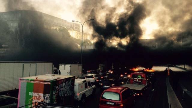 Χάος στο Παρίσι: Επεισόδια και συγκρούσεις – Στα «κάγκελα» οι οδηγοί ταξί [εικόνες]    | iefimerida.gr 0