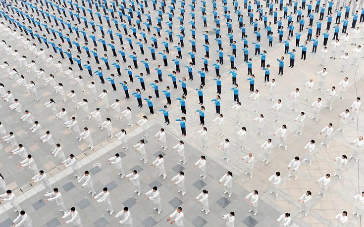 Απίστευτο: Ταυτόχρονο τάι-τσι από 50.000 Κινέζους [εικόνες]  | iefimerida.gr 0