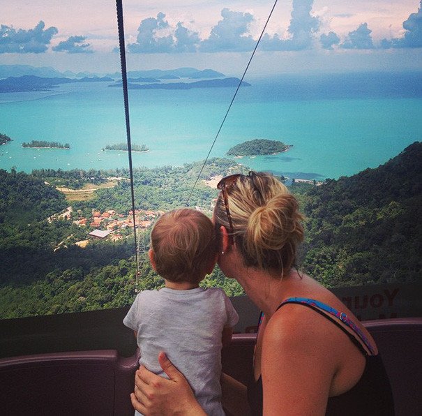 Το πιο ταξιδιάρικο μωρό -Γύρισε όλο τον κόσμο και είναι μόλις ενός έτους [εικόνες]  | iefimerida.gr 1