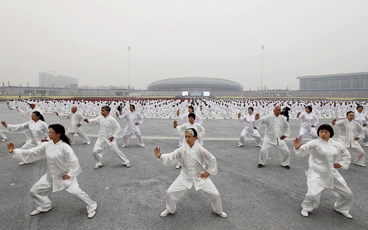 Απίστευτο: Ταυτόχρονο τάι-τσι από 50.000 Κινέζους [εικόνες]  | iefimerida.gr 3