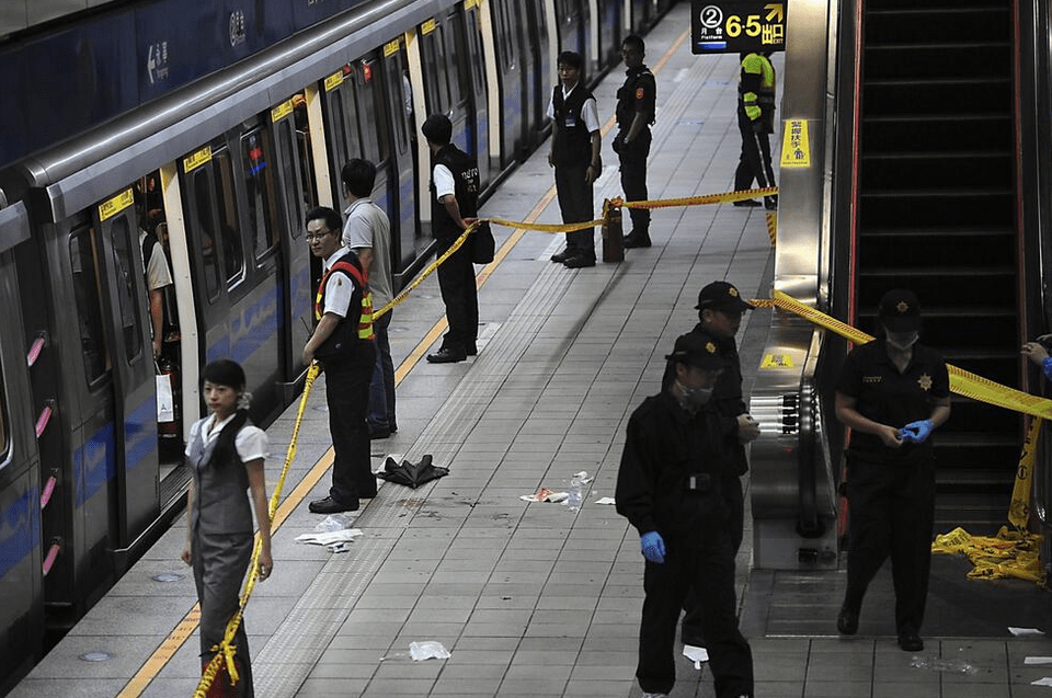 Μεθυσμένος σκόρπισε τον θάνατο στο Μετρό της Ταϊβάν -Τουλάχιστον 4 νεκροί και 25 τραυματίες [εικόνες] | iefimerida.gr 1
