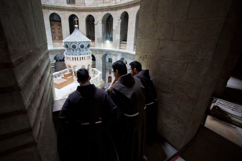 Η επικεφαλής ερευνήτρια του ΕΜΠ περιγράφει βήμα βήμα πώς έκαναν τη συγκλονιστική ανακάλυψη στον Τάφο του Ιησού | iefimerida.gr 0