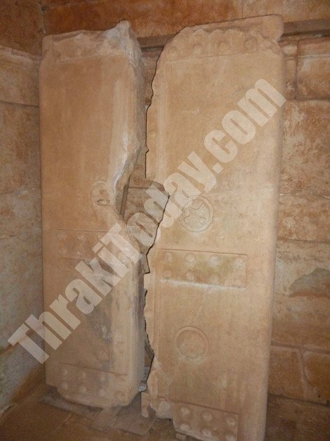 «Ξύπνησε» ο Μακεδονικός τάφος της Ξάνθης: Ενα στολίδι της Θράκης άνοιξε τις πύλες του για το κοινό [εικόνες&βίντεο] | iefimerida.gr 4