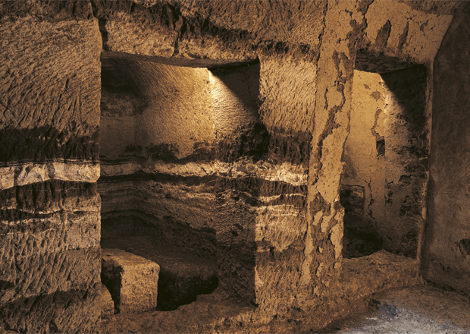 Ο τάφος με τα επτά δωμάτια στην Πέλλα που θυμίζει κατακόμβη -Οι ομοιότητες και οι διαφορές με τον τύμβο της Αμφίπολης [εικόνες] | iefimerida.gr 1