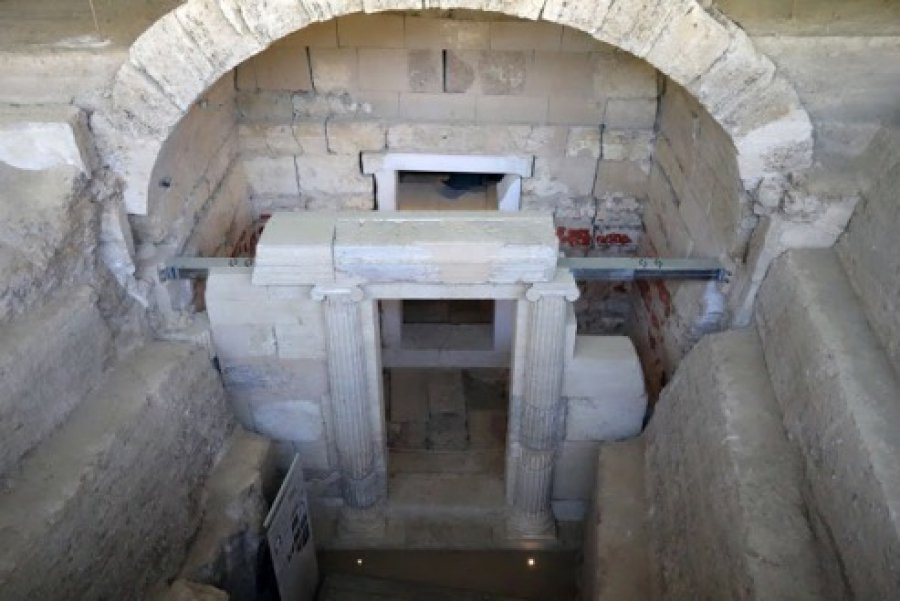 Λαγκαδάς και Ωραιόκαστρο ερίζουν για την ονομασία Μακεδονικού τάφου στην περιοχή [εικόνες]  | iefimerida.gr 0