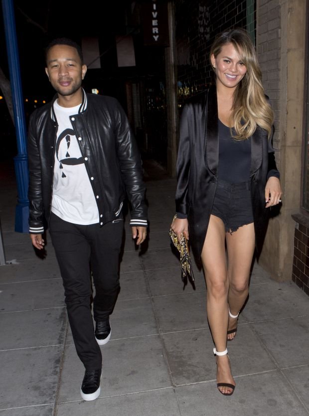 Η πιο σέξι μαμά στον κόσμο -Η Κρίσι Τέιγκεν 3 εβδομάδες μετά τη γέννα [εικόνες] | iefimerida.gr 2