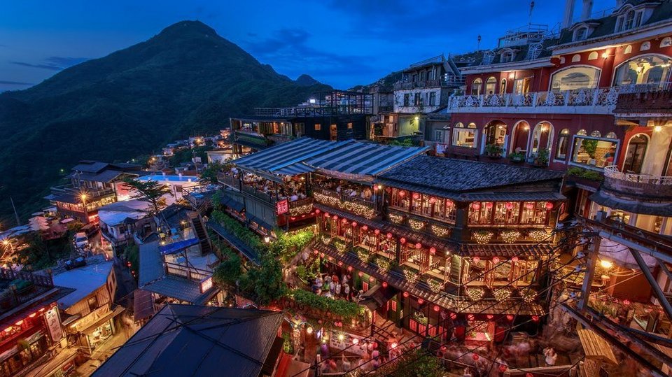 Χωριά που μοιάζουν πολύ όμορφα για να είναι αληθινά -Ανάμεσά τους, ένα ελληνικό [εικόνες] | iefimerida.gr 1