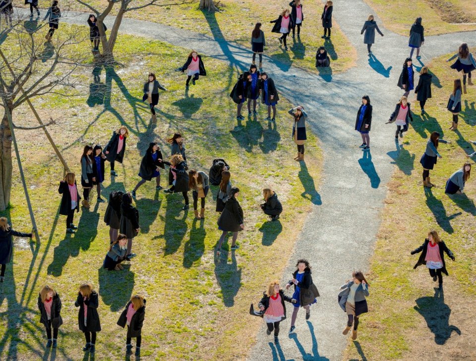 Φωτογράφος «κλωνοποιεί» τα μοντέλα του και δημιουργεί έναν διαφορετικό κόσμο [εικόνες] | iefimerida.gr 4