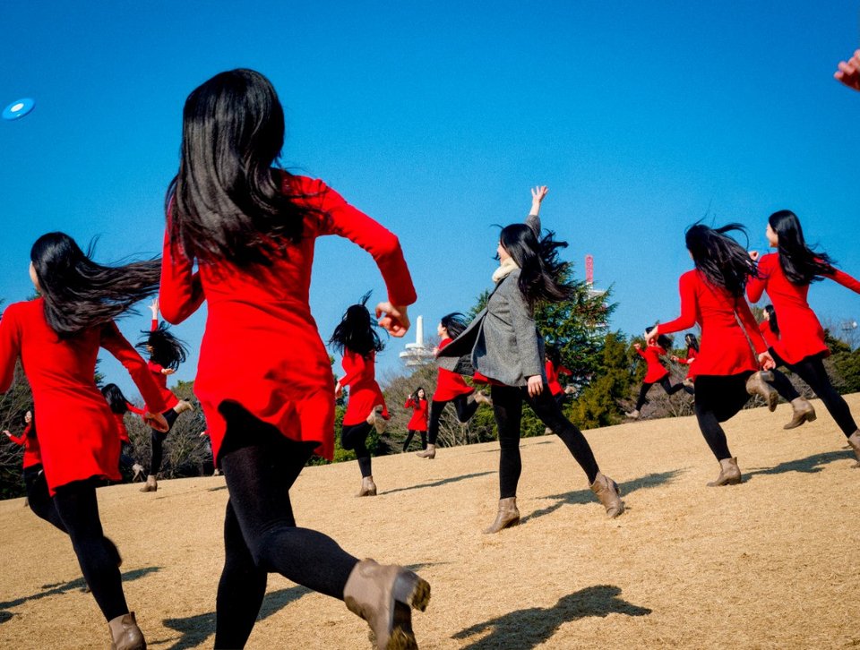 Φωτογράφος «κλωνοποιεί» τα μοντέλα του και δημιουργεί έναν διαφορετικό κόσμο [εικόνες] | iefimerida.gr 5