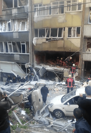 Τρομακτική έκρηξη στην Κωνσταντινούπολη: Συντρίμια στους δρόμους, ισχυρές δυνάμεις επί τόπου – Οι πρώτες εικόνες | iefimerida.gr 1