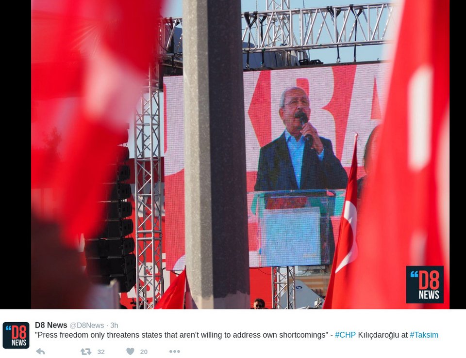  Πάνω από 10.000 διαδήλωσαν στην Ταξίμ υπέρ της Δημοκρατίας -Οπαδοί του Ερντογάν και της αντιπολίτευσης μαζί [εικόνες] | iefimerida.gr 2