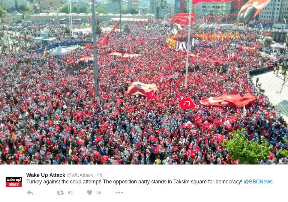  Πάνω από 10.000 διαδήλωσαν στην Ταξίμ υπέρ της Δημοκρατίας -Οπαδοί του Ερντογάν και της αντιπολίτευσης μαζί [εικόνες] | iefimerida.gr 4