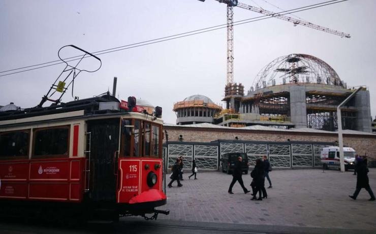 Απίστευτο: Ο Ερντογάν χτίζει τζαμί πάνω στην εμβληματική πλατεία Ταξίμ [εικόνες] | iefimerida.gr 0